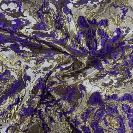 Brocard fleuri violet fond or