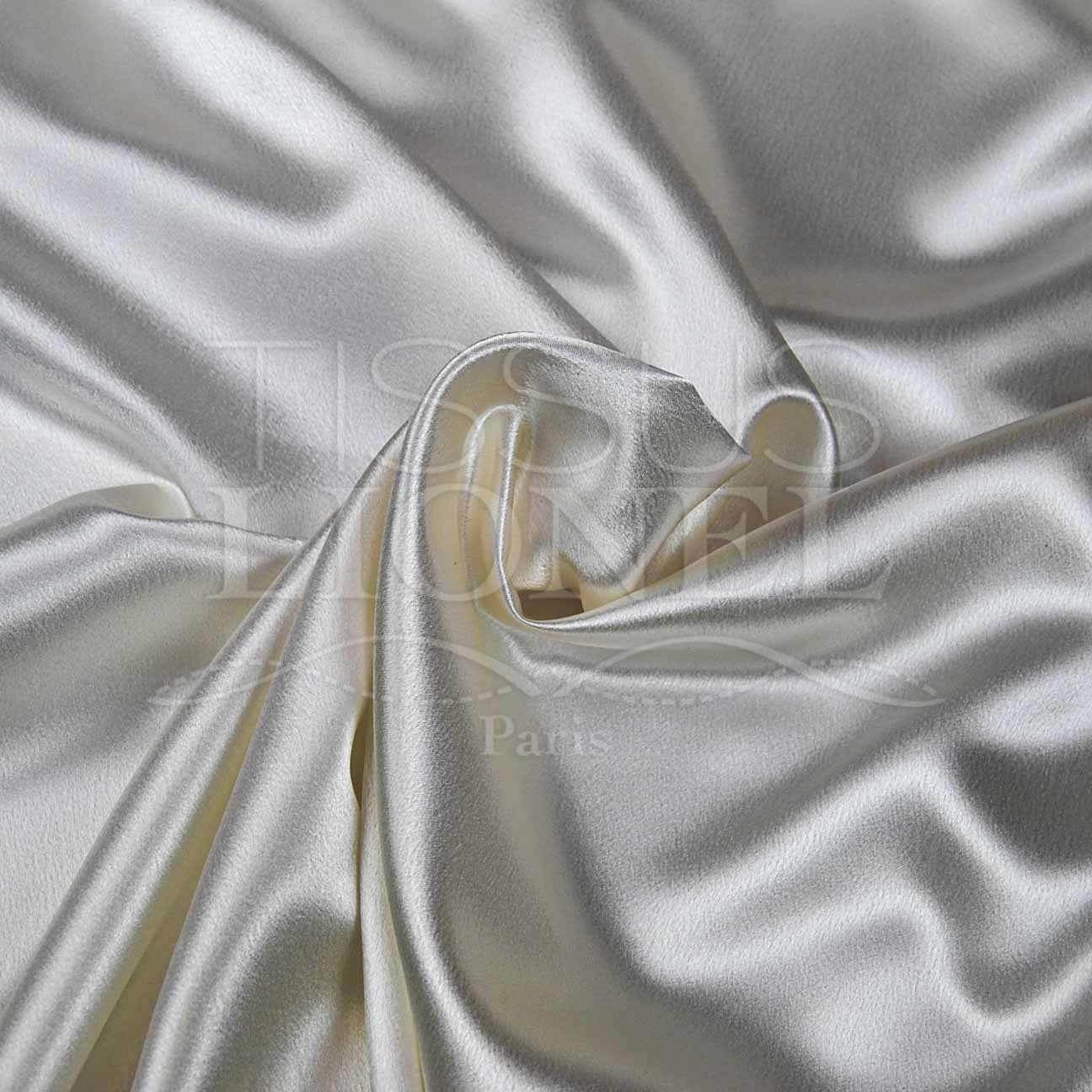 Crema De Tela De Raso duquesa