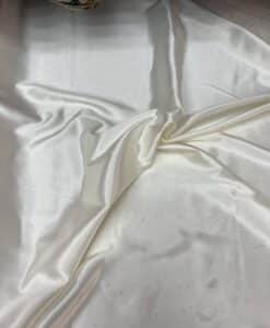 Crêpe envers satin ecru