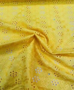 Broderie anglaise jaune