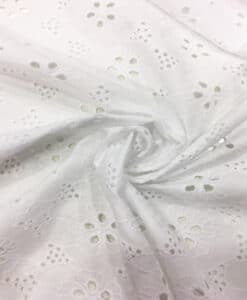 Broderie anglaise blanche Elegance