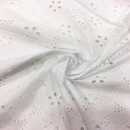 Broderie anglaise blanche Elegance