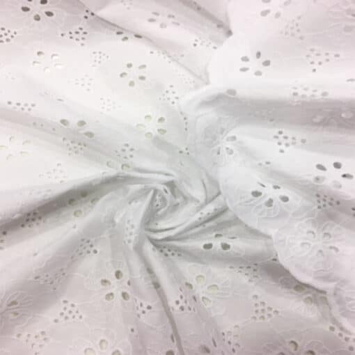 Broderie anglaise blanche Elegance