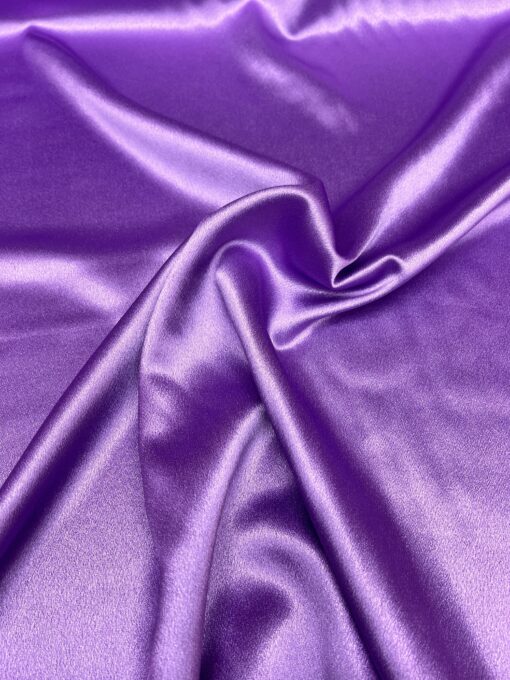 Crêpe envers satin lilas fonce