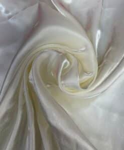 Satin liquide blanc cassé
