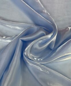 Satin liquide bleu ciel