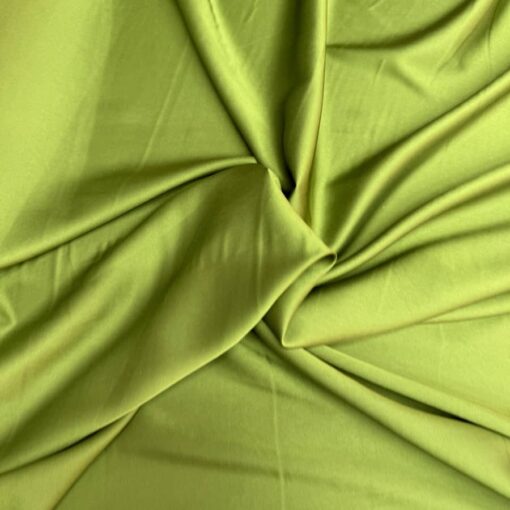Satin touché de soie vert olive