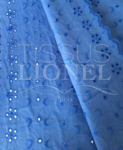 Tissu broderie anglaise royal