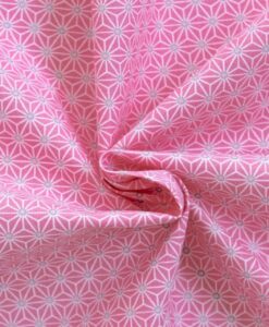 Tissu coton imprimé motif cube géométrique rose bonbon
