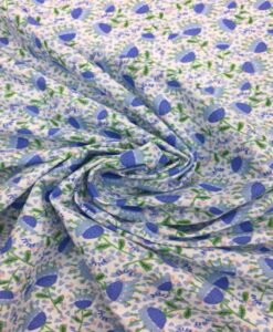 Tissu coton motif fleuris violet