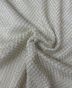 Tissu effet cotte de maille blanc et or