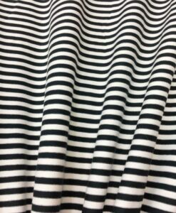 Tissu jersey de coton blanc rayure noir