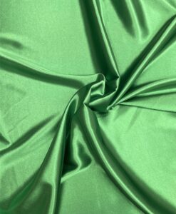 Crêpe envers satin vert brazil